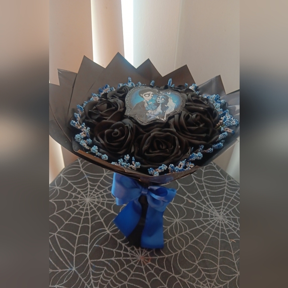 Eternal Roses Bouquet - Picture 4 of 5